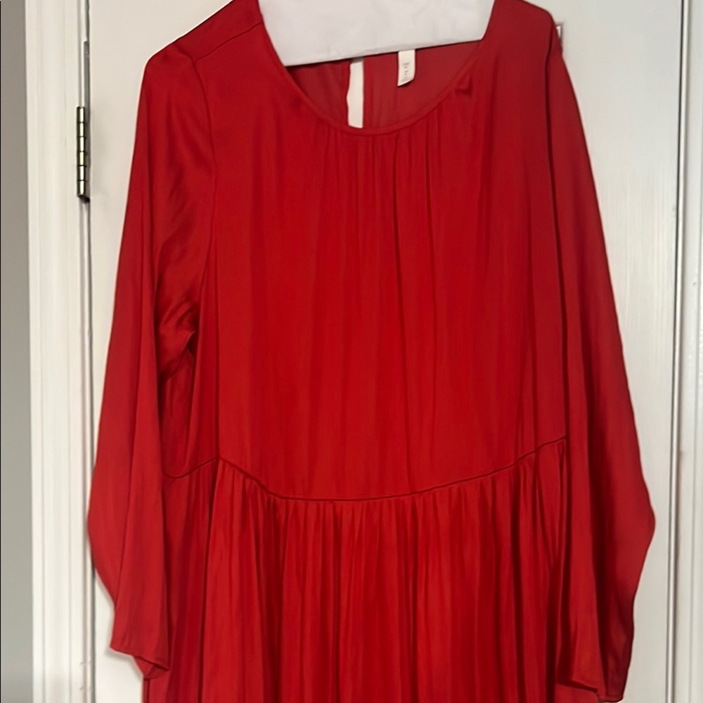 Elegant Red Long-Sleeve Dress